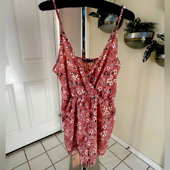 ๐ธ Adorable SHEIN Floral Romper โ Size Extra Small, Summer Wear, Beach Clothes - Picture 2 of 4